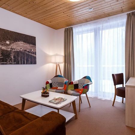 Horsky Hotel Celadenka / Mountain Resort Čeladná エクステリア 写真