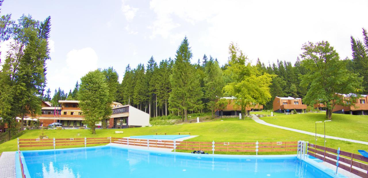 Horsky Hotel Celadenka / Mountain Resort Čeladná エクステリア 写真