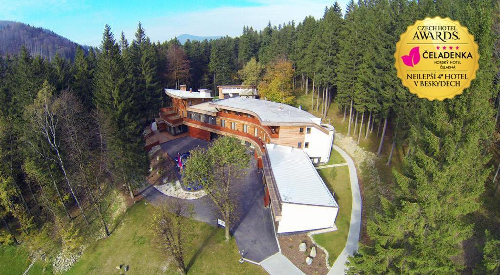 Horsky Hotel Celadenka / Mountain Resort Čeladná エクステリア 写真