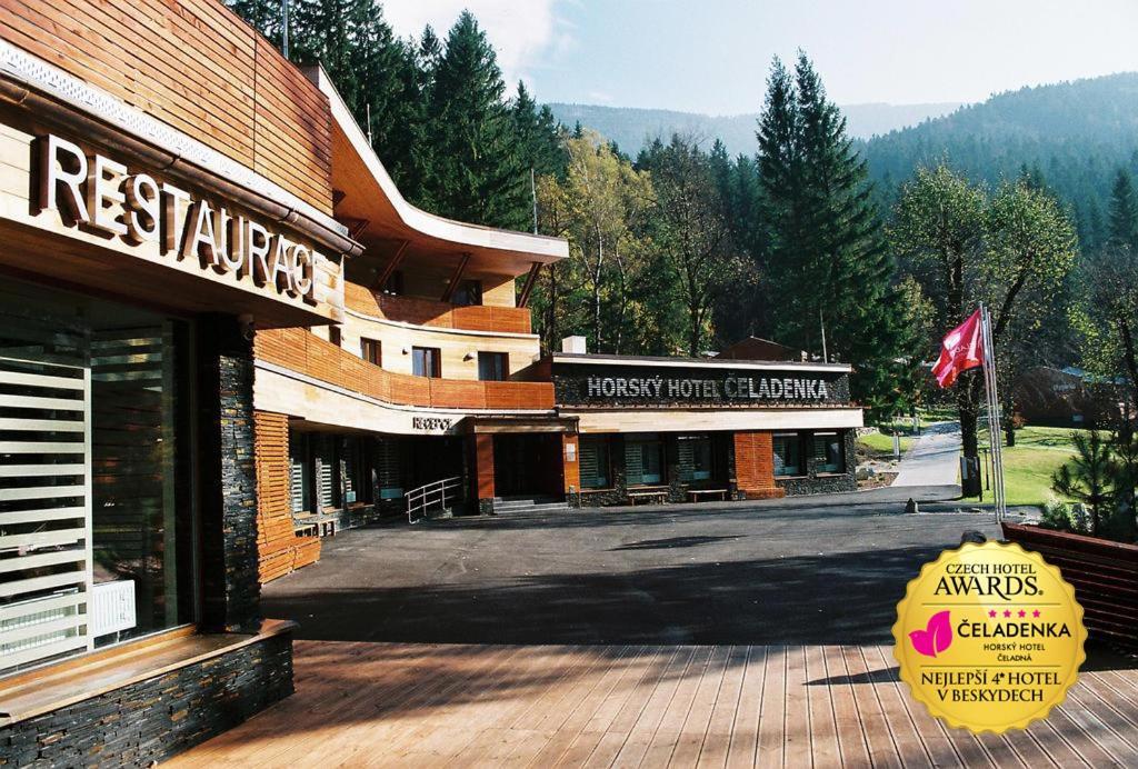 Horsky Hotel Celadenka / Mountain Resort Čeladná エクステリア 写真