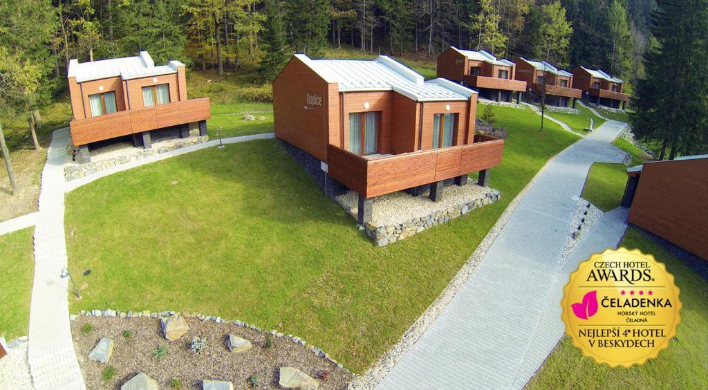 Horsky Hotel Celadenka / Mountain Resort Čeladná エクステリア 写真