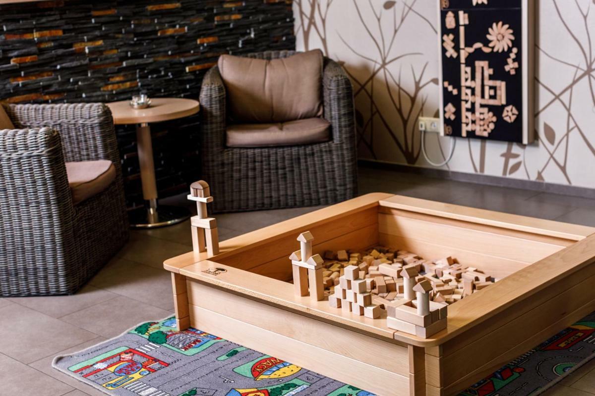 Horsky Hotel Celadenka / Mountain Resort Čeladná エクステリア 写真