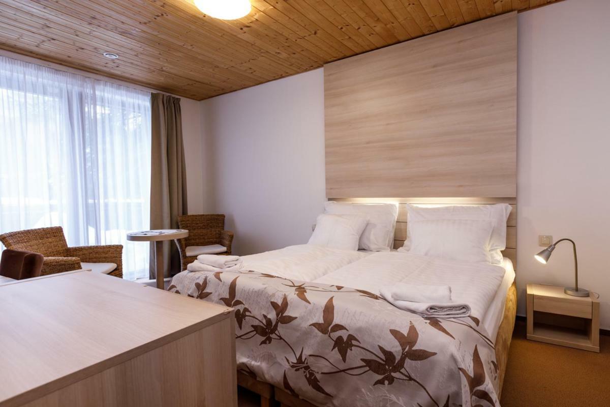 Horsky Hotel Celadenka / Mountain Resort Čeladná エクステリア 写真