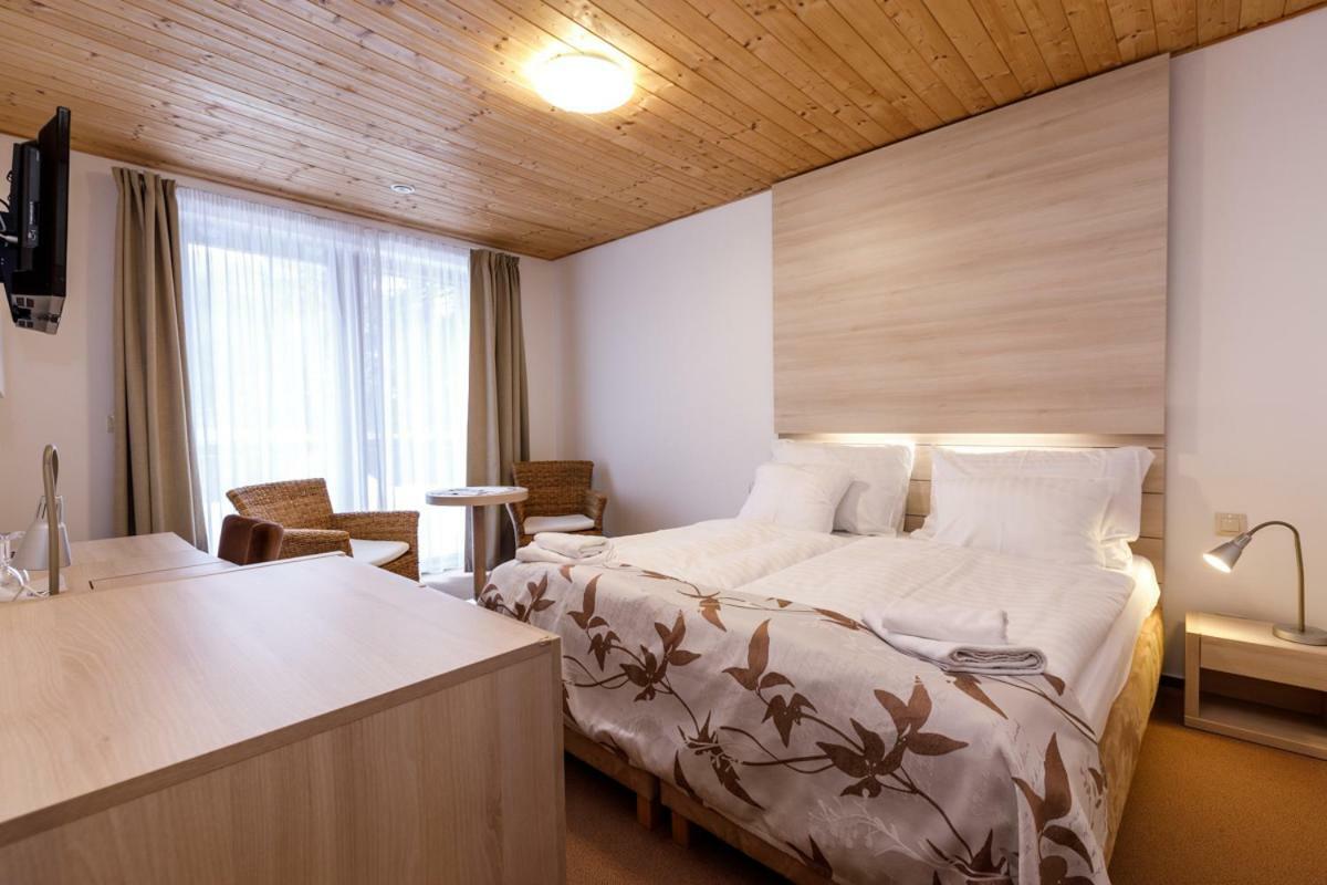 Horsky Hotel Celadenka / Mountain Resort Čeladná エクステリア 写真